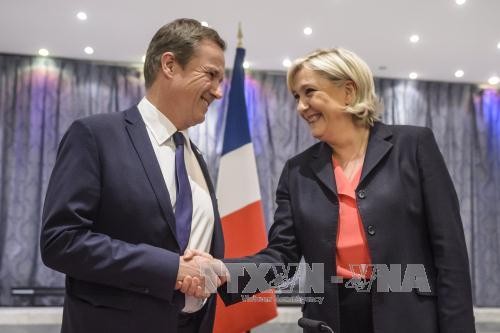 បេក្ខនារី Le Pen បង្កើតសម្ព័ន្ធភាពជាមួយថ្នាក់ដឹកនាំគណបក្ស “ប្រទេសបារាំងក្រោកឈរឡើង” - ảnh 1